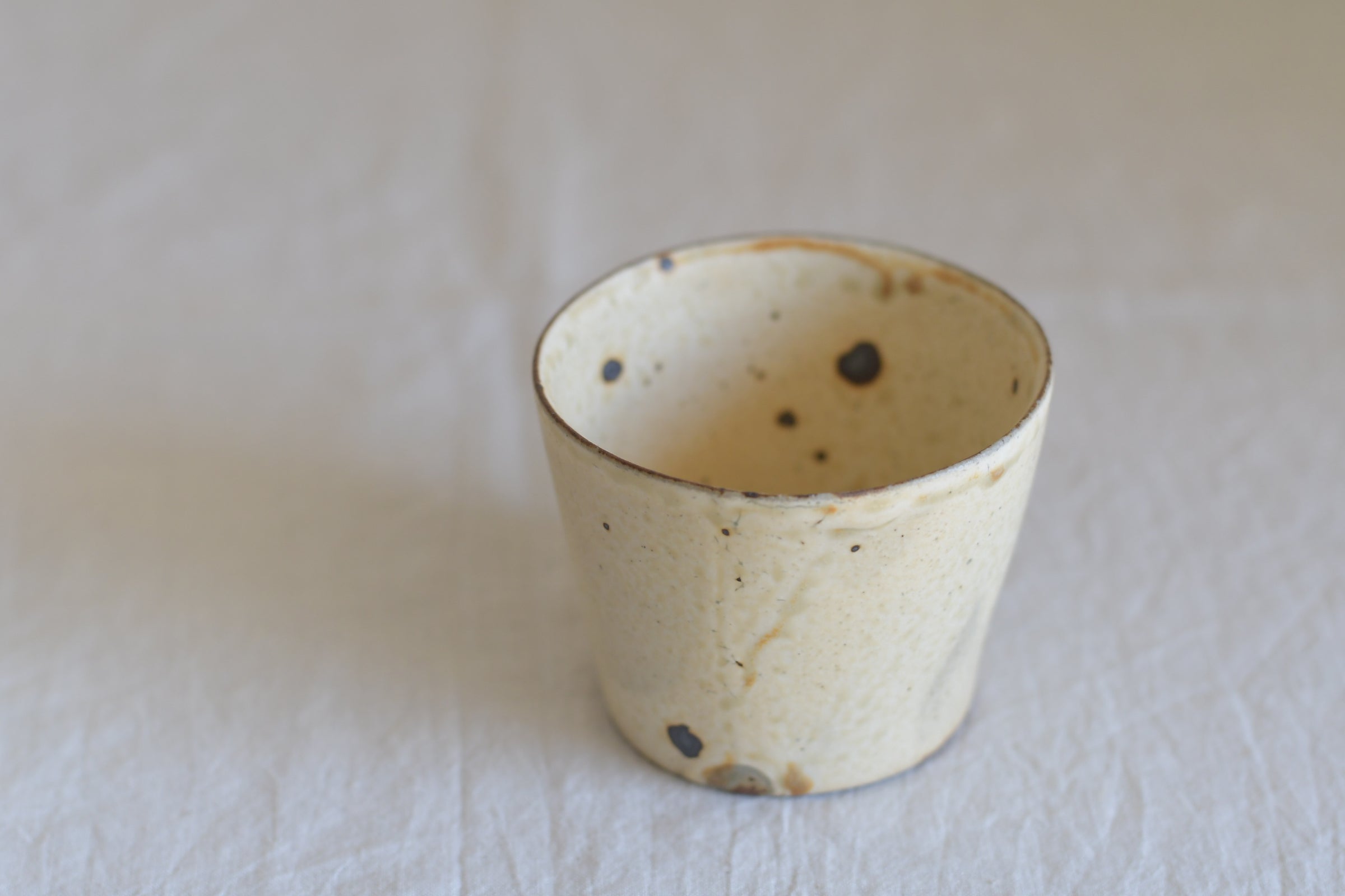 三笘 修｜灰粉引猪口 | UTSUWA-HOTARU online store