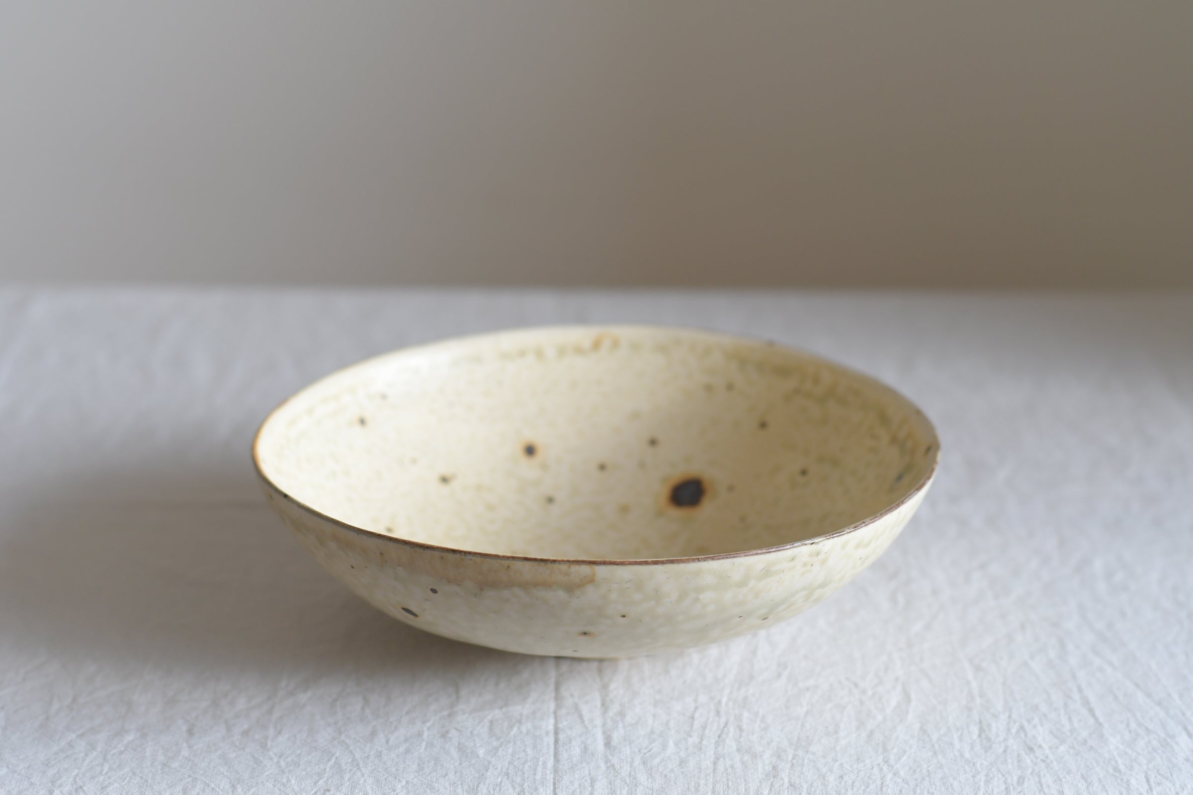 三笘 修｜灰粉引鉢 | UTSUWA-HOTARU online store