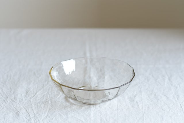 津田清和／深め／輪花　ガラスボウル鉢／希少／極美品 津田清和／深め／輪花 ガラスボウル鉢／希少／極美品 津田清和 | UTSUWA-