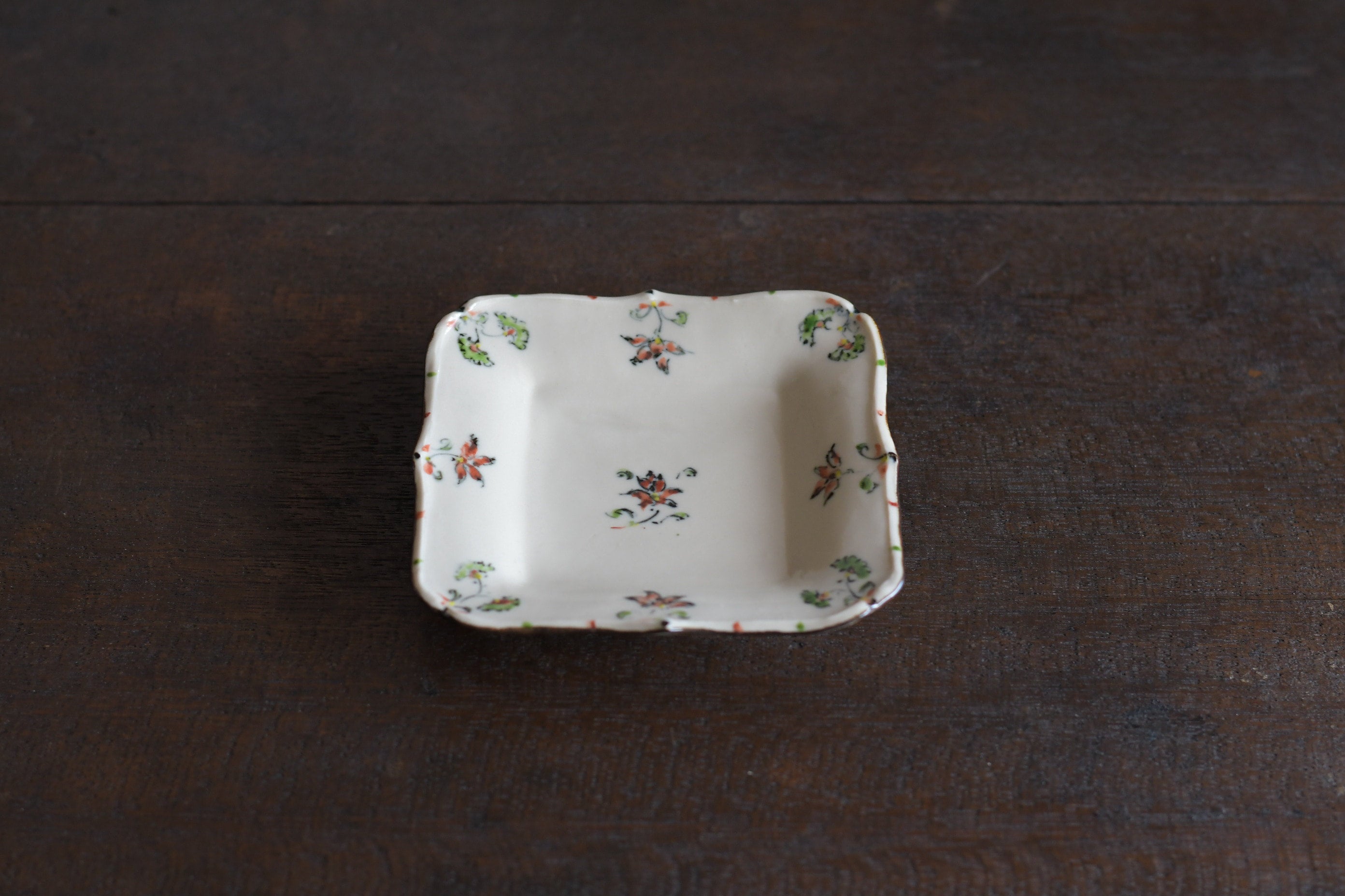 藤田佳三｜染付色彩輪花四方皿 | UTSUWA-HOTARU online store