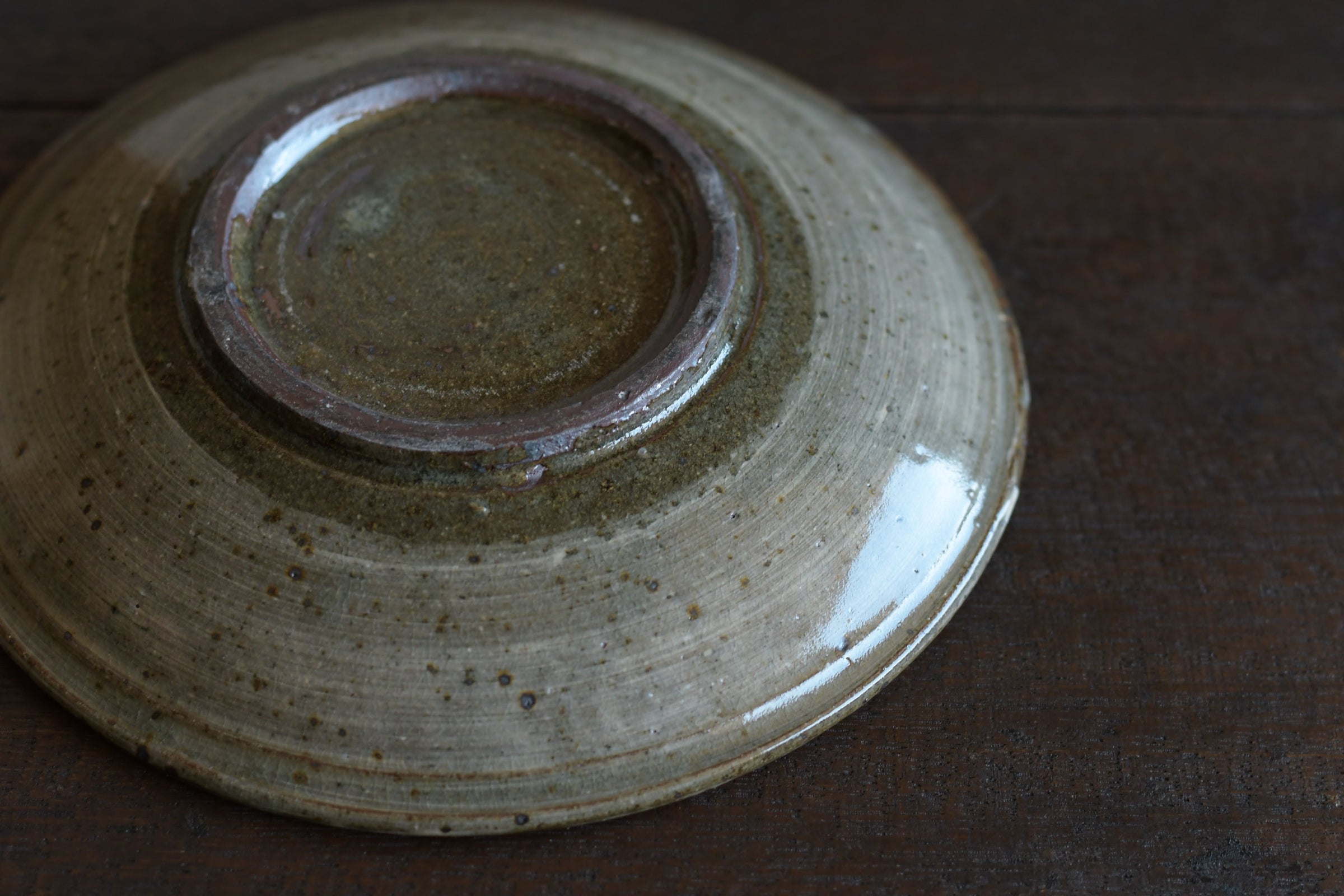 井上 茂｜灰釉印花三島7寸皿a | UTSUWA-HOTARU online store