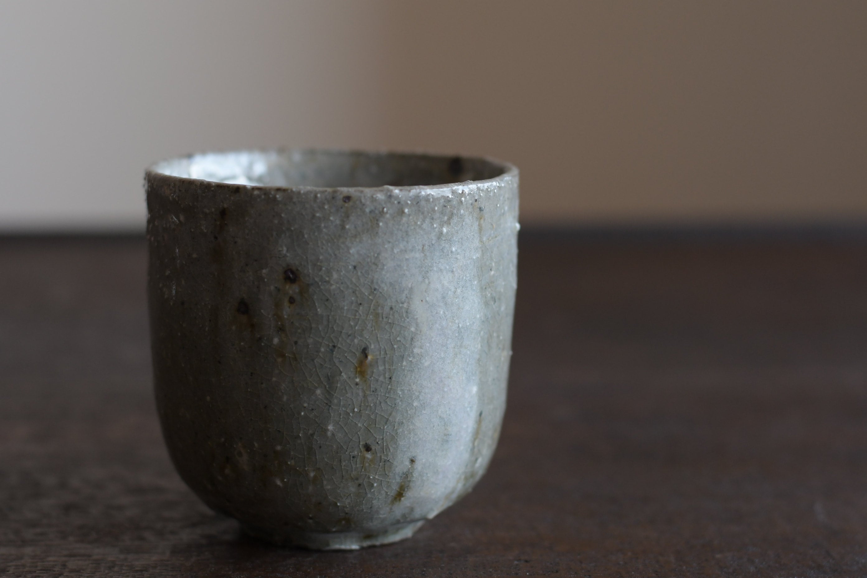 長谷川奈津｜林檎灰釉筒湯呑b | UTSUWA-HOTARU online store