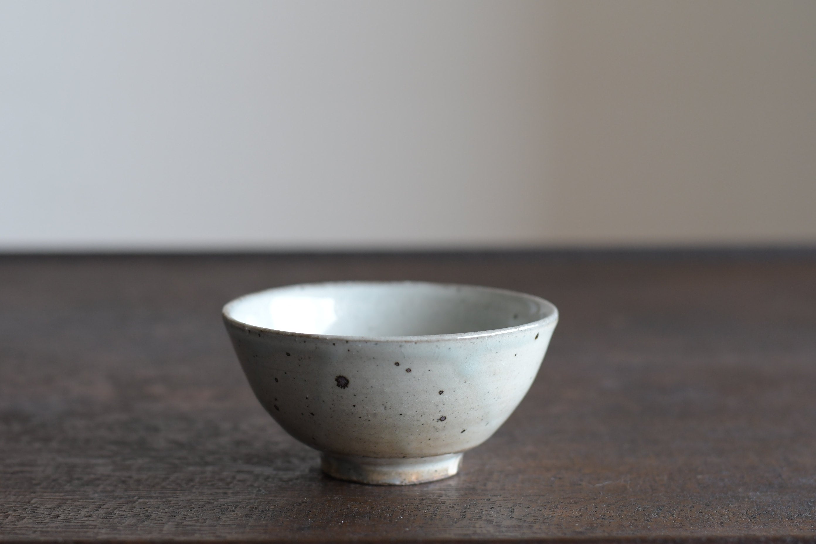 長谷川奈津｜粉引飯碗（小）c | UTSUWA-HOTARU online store
