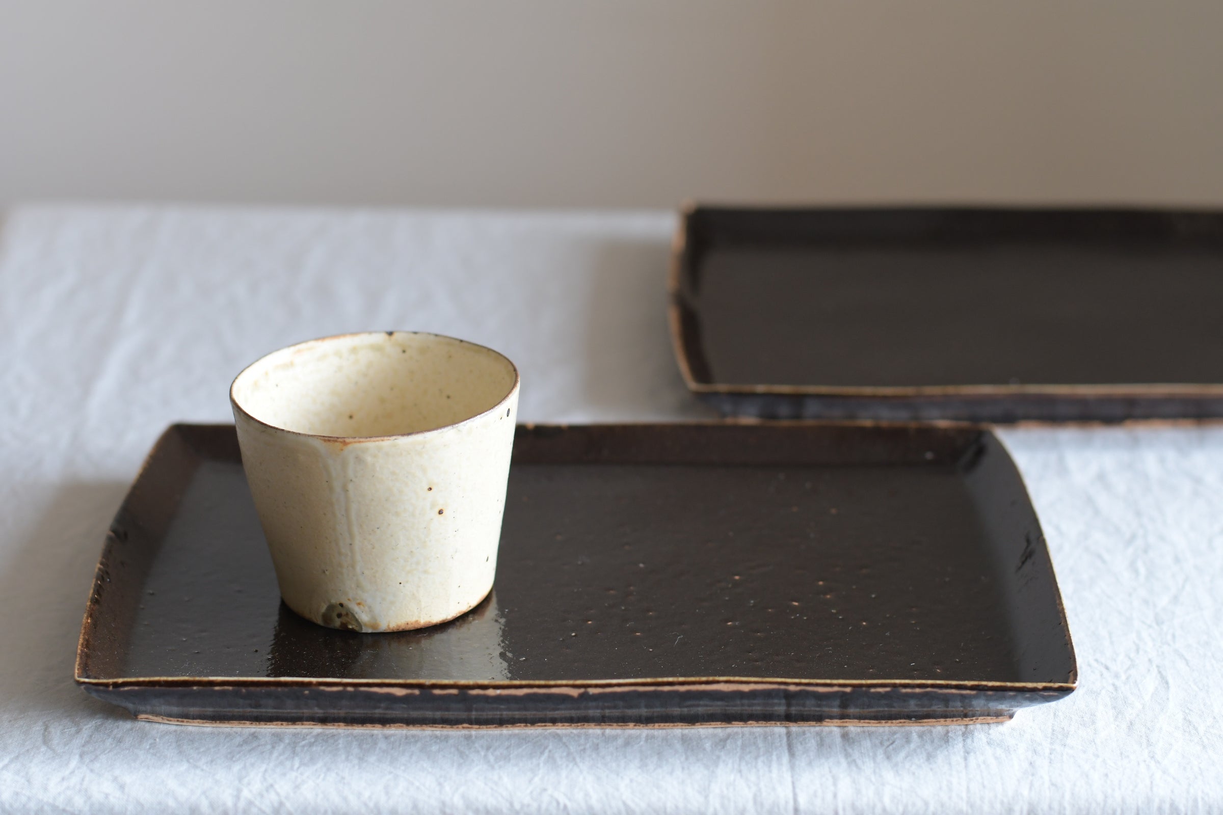 三笘修 豆皿 角皿 2枚セット 陶器 プレート 三笘 修｜玄釉長角皿 | UTSUWA-HOTARU online store
