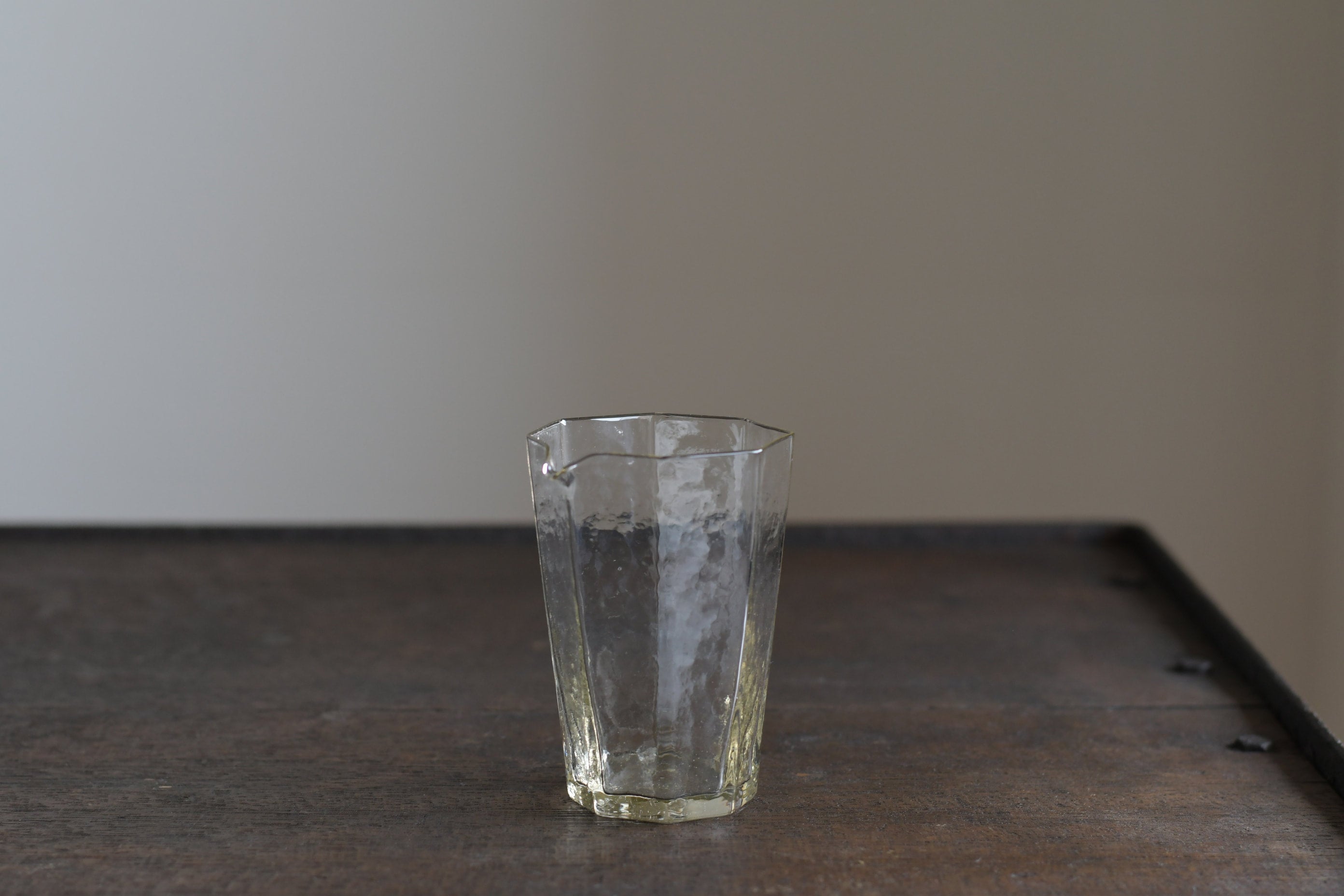 津田清和｜八角スリム片口 | UTSUWA-HOTARU online store