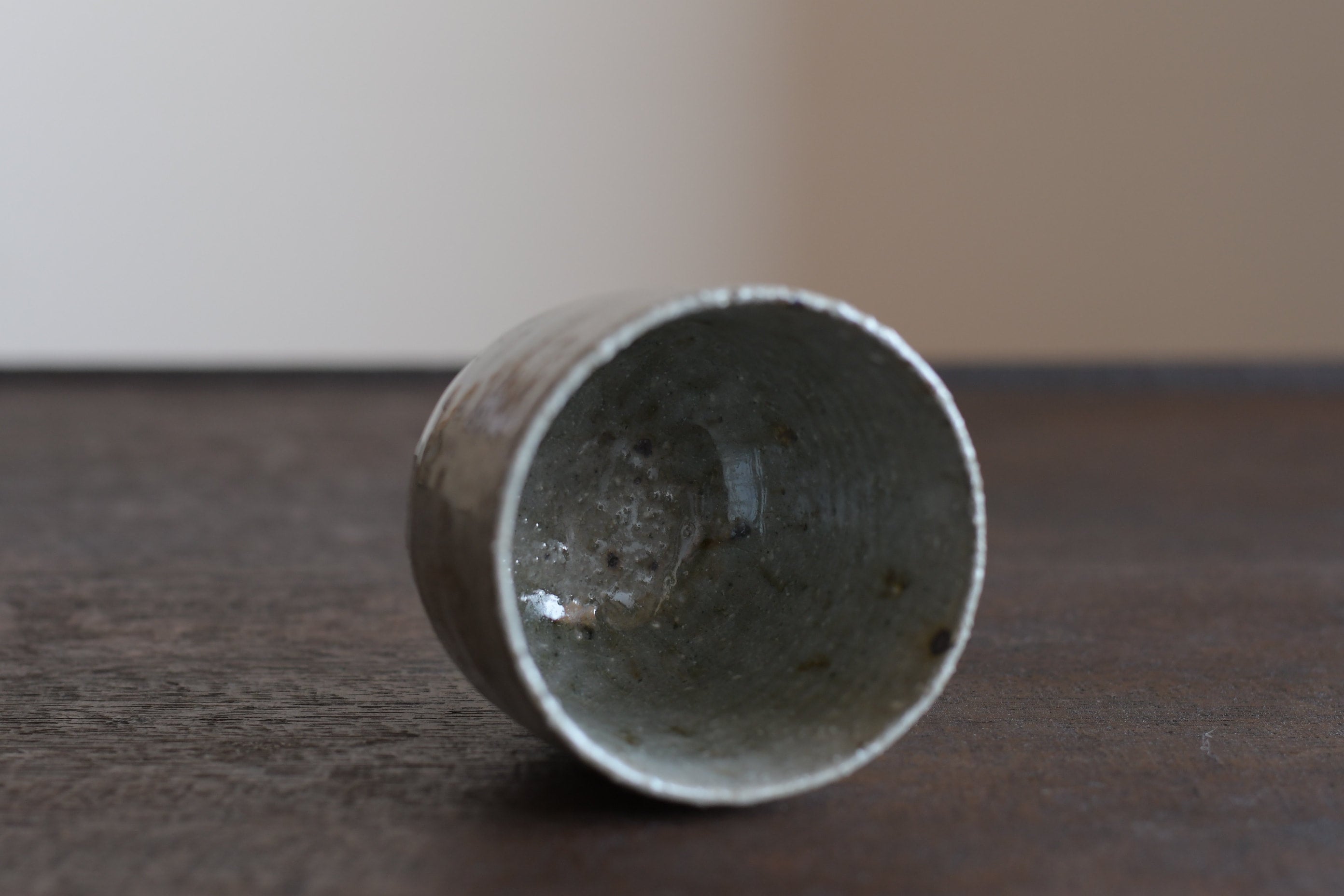 長谷川奈津｜林檎灰釉筒湯呑b | UTSUWA-HOTARU online store