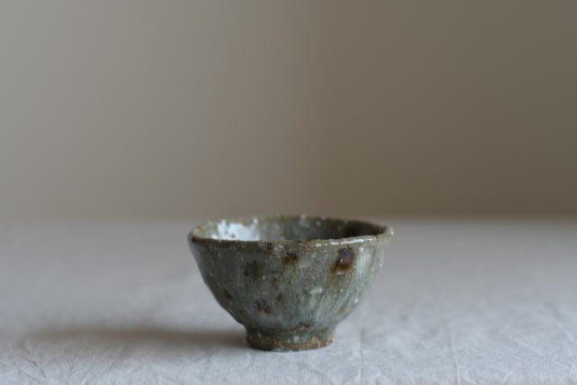 長谷川奈津　黒釉七寸皿　林檎灰五寸鉢　2点セット 長谷川奈津 | UTSUWA-HOTARU online store