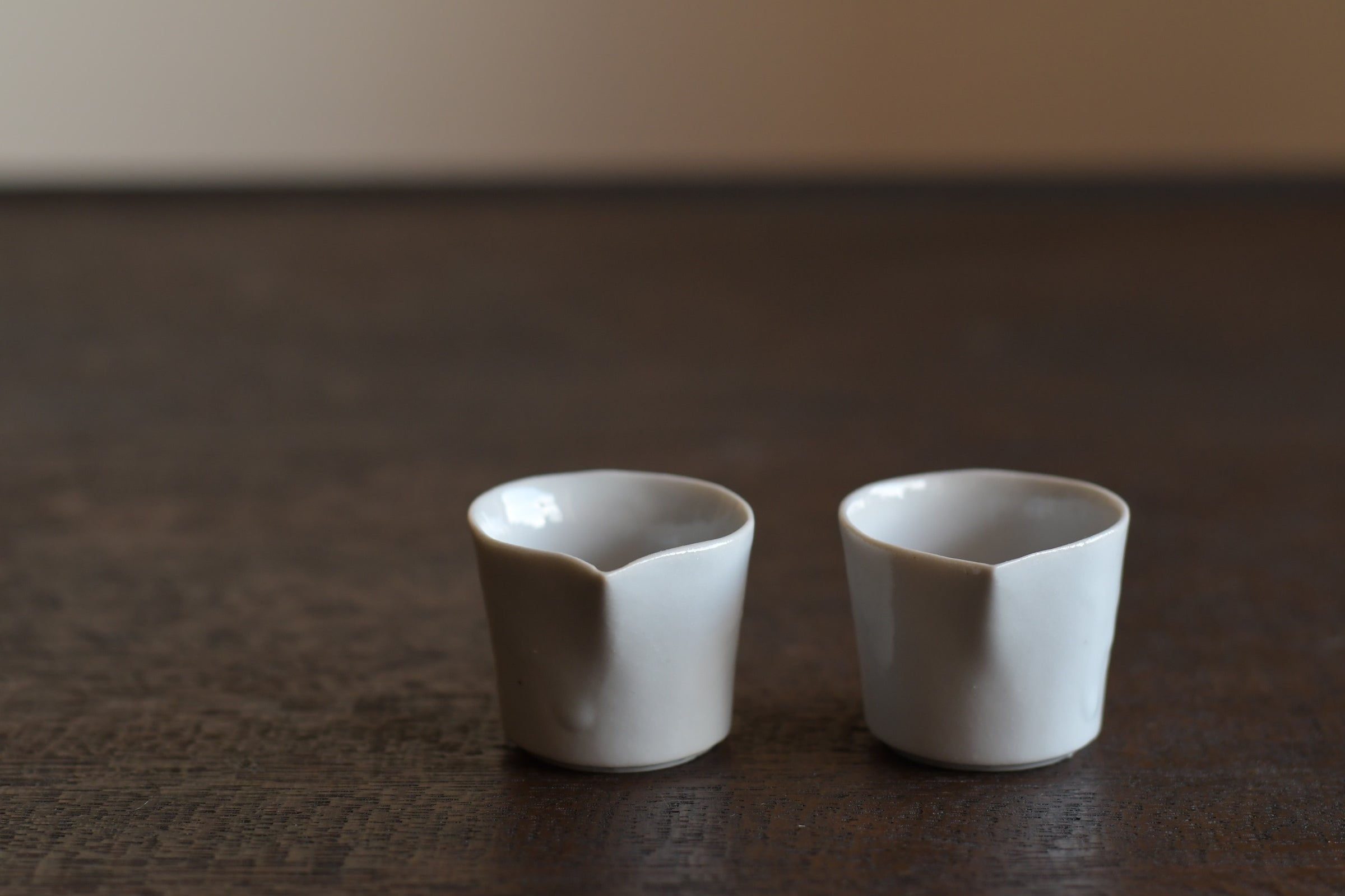 安齋 新・厚子｜白磁ミルクピッチャー | UTSUWA-HOTARU online store