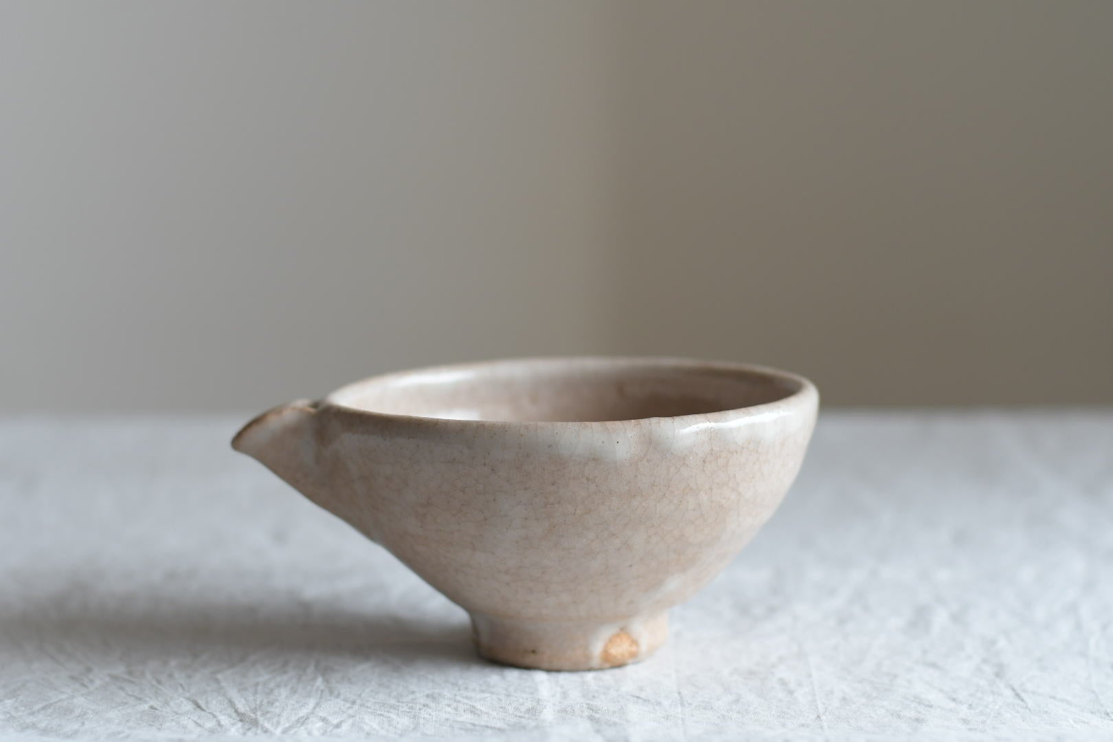 福永芳治｜粉引6寸皿 | UTSUWA-HOTARU online store