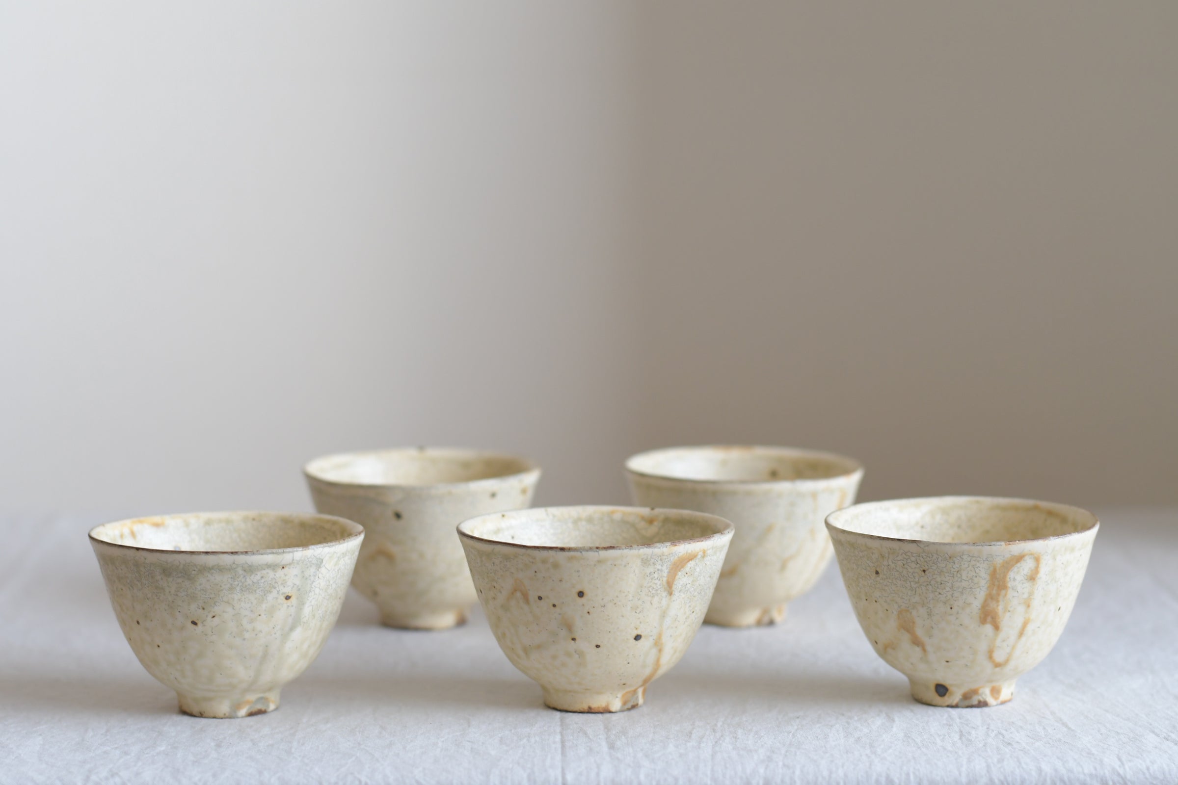 三笘 修｜灰粉引汲出（五客） | UTSUWA-HOTARU online store